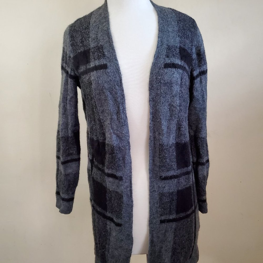 Old Navy gray and black pattern cardigan